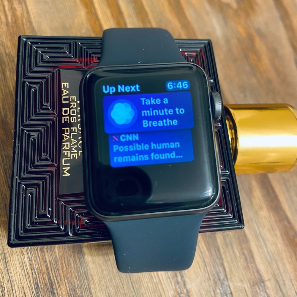 Apple Watch black.